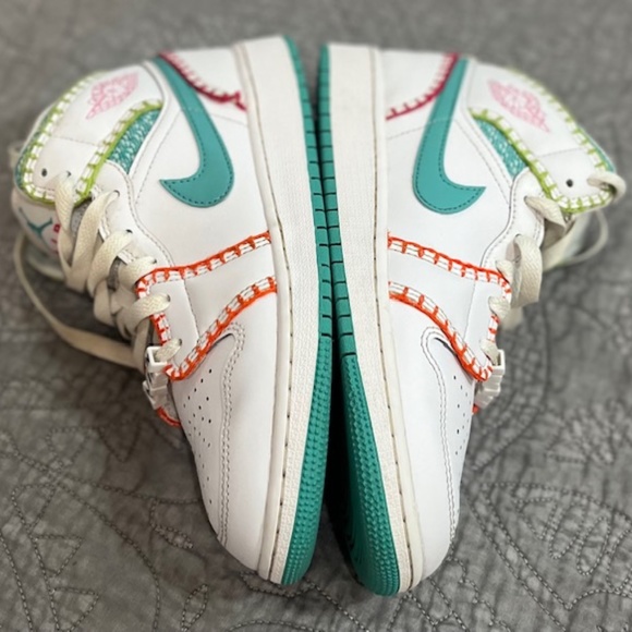 Nike Air Jordan 1 Mid SE GS White Teal Retro DM6218-100 - SIZE 5Y = 7 WOMENS - Picture 10 of 12